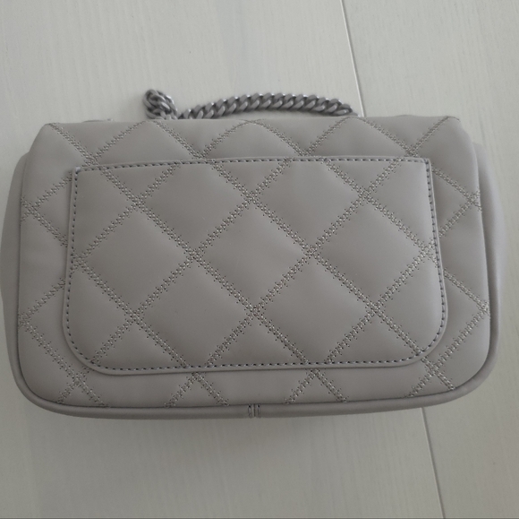 Tory BurchTory Burch Grey Quilted Leather Willa Matte Shoulder Bag $299 - Picture 8 of 14